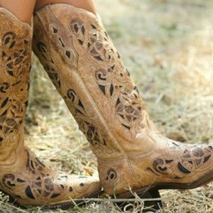SOLD!! Corral boots